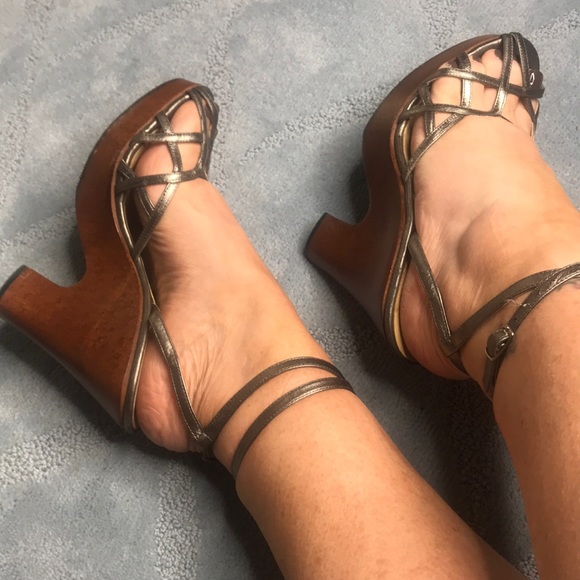 Dolce & Gabbana wrap a round metallic Wedges! - Picture 4 of 8